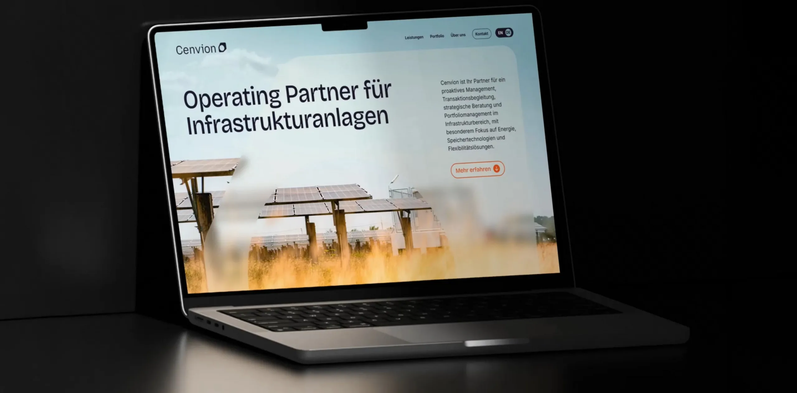 Die Startseite von Cenvion wird auf einem Laptop dargestellt.